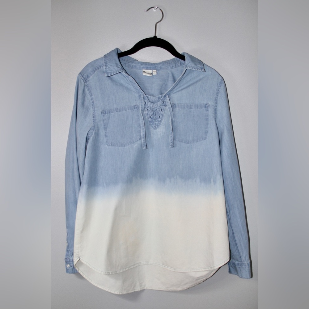 Junior's Mudd Brand Blue and
White, Ombré, 3/4 Sleeve Shirt